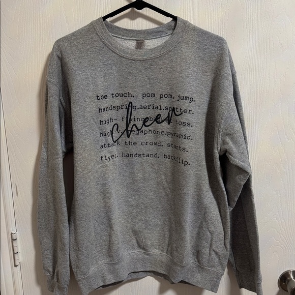 Cheerleader Sweatshirt Gray Size Medium Long Sleeve Round Neck Sporty Warm Comfy - Picture 10 of 10